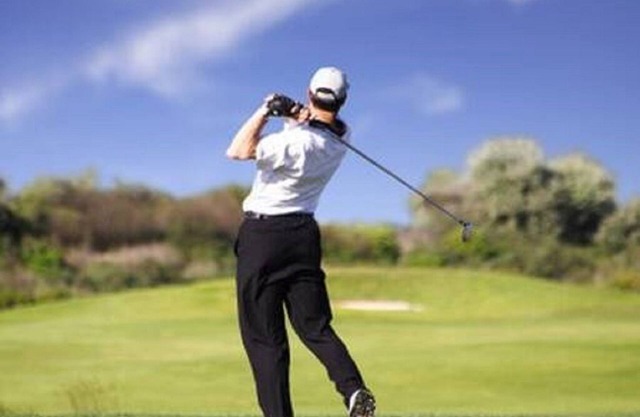 Golf though foothills of Pinnacle Peak !