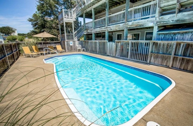Good Day Sunshine | 1589 ft from the beach | Private Pool, Hot Tub | Duck