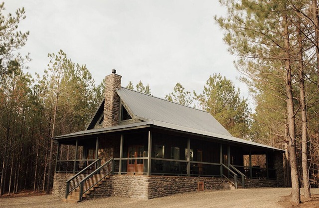 Good Ol' Days - Secluded Chic Modern Cabin Perfect for Couple or Small Family