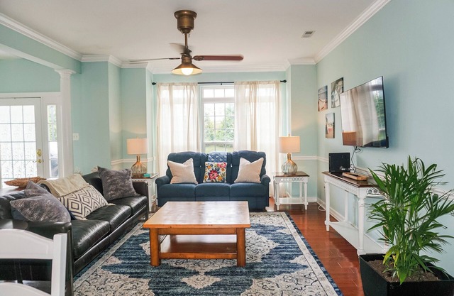 GOOD VIBES VILLA | 4 Bed, 2.5 Bath