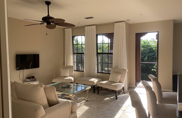 GORGEOUS 2/2 Condo Southwest Naples FL