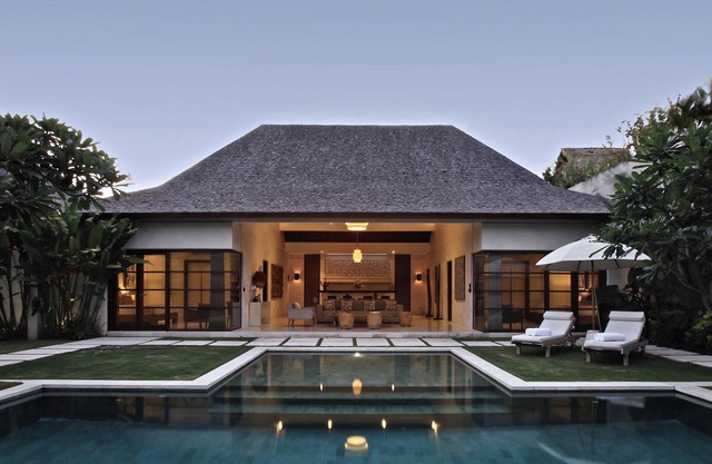 Gorgeous 2BR Villa Located Situated In Seminyak! - 5Min Walk To Eat Street!