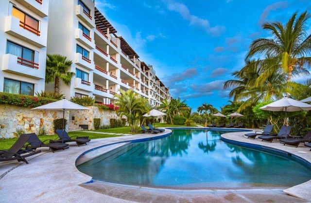 Gorgeous 3BD/3BTH Master Suite w/Incredible Views of San Jose del Cabo Bay