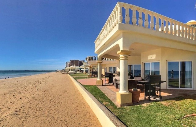 Gorgeous BEACH FRONT Villa