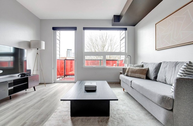 Gorgeous Capitol Hill 1BR w/Gym & BBQ, close to SU & SCC, by Blueground