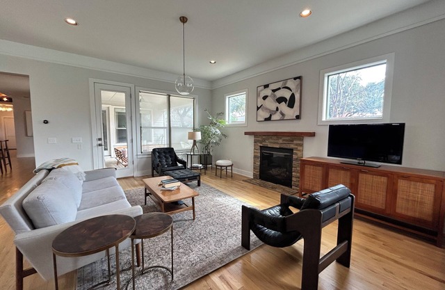 Gorgeous Central Austin home minutes from UT and Downtown