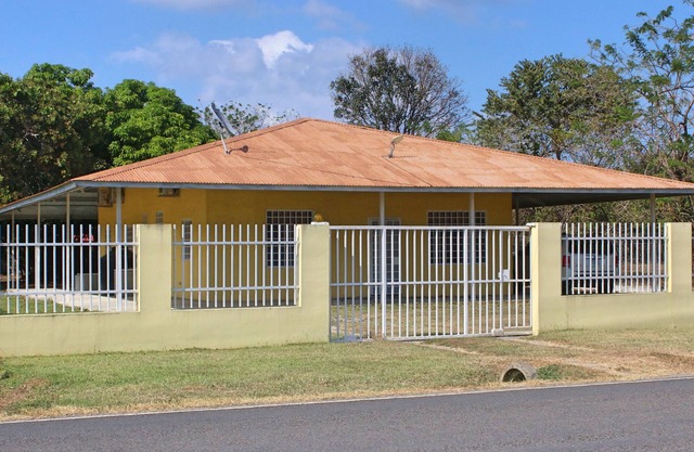 Gorgeous Executive Three Bedroom House SPECIALS NOW FOR HIGH SEASON MONTHLY!