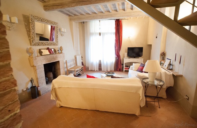 Gorgeous, Fully Renovated Town Home in Tuscan Town of Cetona