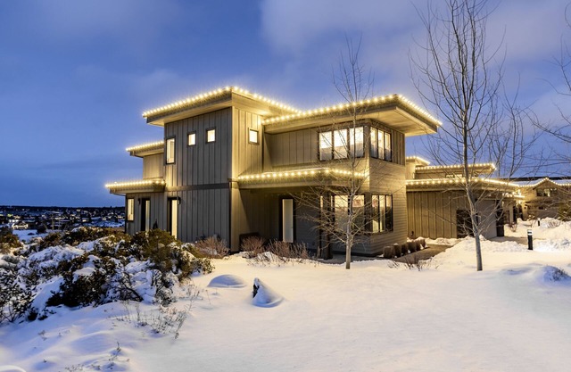 GORGEOUS golf, mtn views ~ golf discounts ~ full resort amenities ~ modern ~ new
