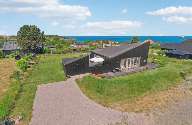 Gorgeous home in Allinge with sauna