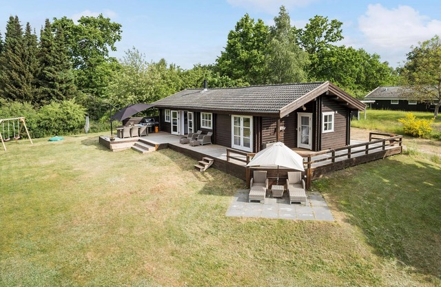Gorgeous home in Asnæs with kitchen