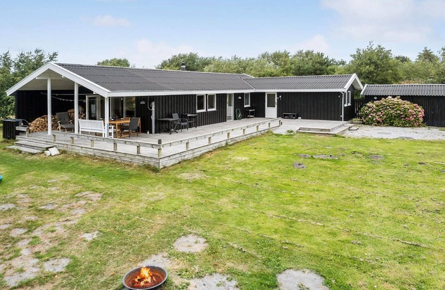 Gorgeous home in Sjællands Odde with WiFi