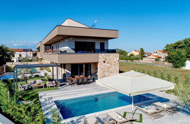 Gorgeous home in Marcana with sauna