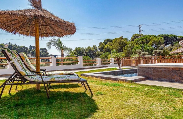 Gorgeous Home In Mezquitilla With Wifi