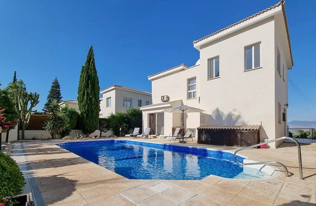 Gorgeous home in Neo Chorio with WiFi
