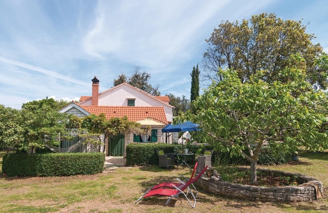 Gorgeous home in Pucisca with WiFi