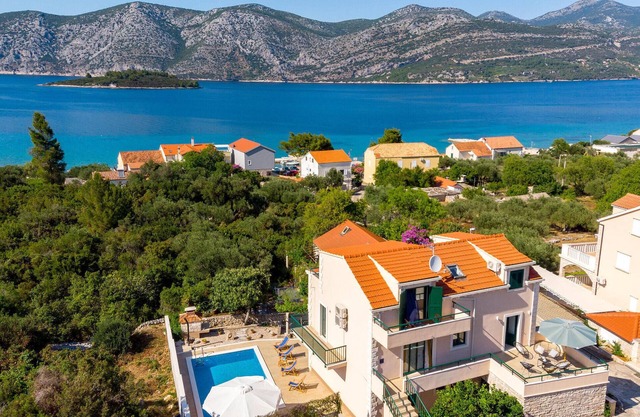 Gorgeous home in Pupnat