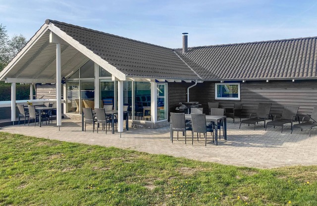 Gorgeous home in Rødby with sauna