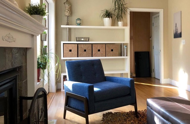 Gorgeous home in the heart of Orenco, close to Intel, Nike, perfect for groups!