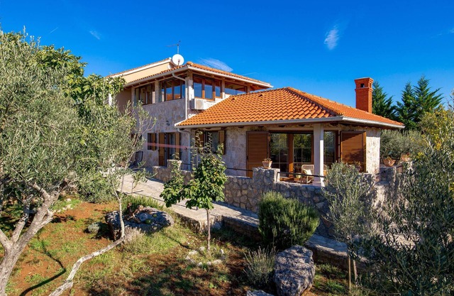 Gorgeous home in Zgaljici with sauna