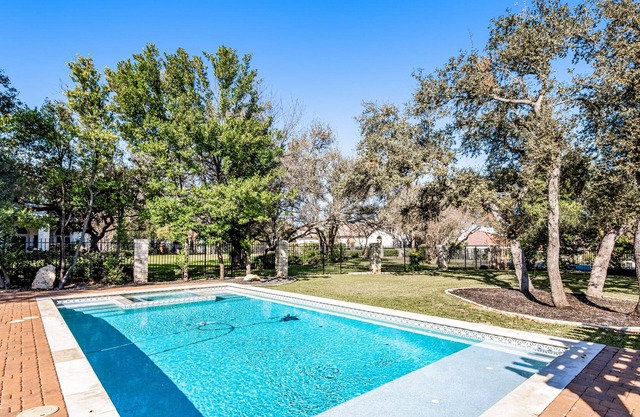 Gorgeous Home - Private Pool & New Kitchen - Free WiFi, Washer/Dryer, Central AC