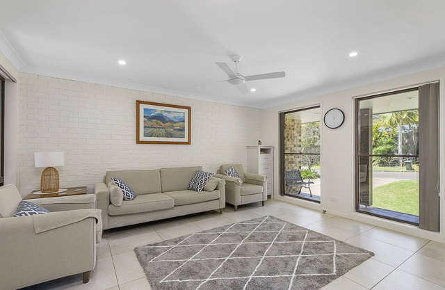 Gorgeous house - 400m from beach - pet friendly
