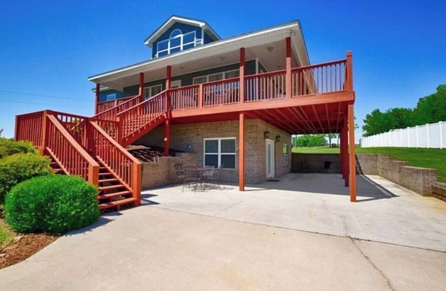 Gorgeous Lake Home at Wheeler Reservoir Athens AL