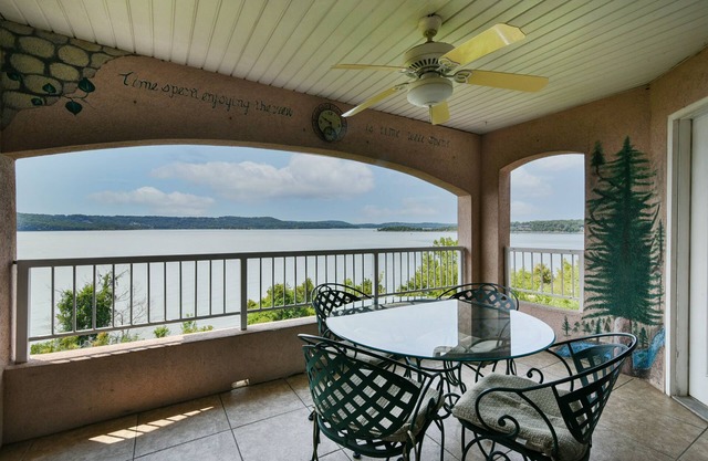 Gorgeous Lake View 3BR Condo~Near Marina~Pool~FREE TICKETS INCLUDED! (700EP)