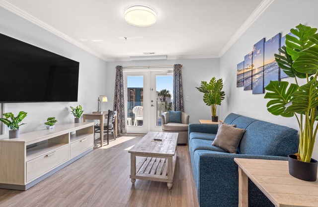 Gorgeous Modern Ocean View Condo w/Access to Resort Amenities