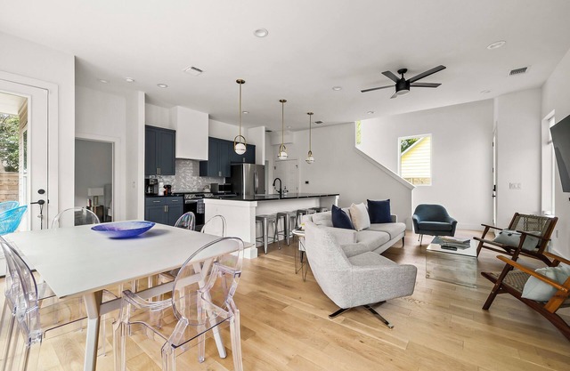 Gorgeous New Build ~Luxury Finishes~ Huge Balcony