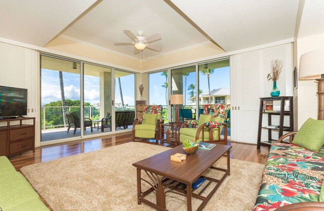 Gorgeous, Renovated Vista Waikoloa Condo, Close to Beach!