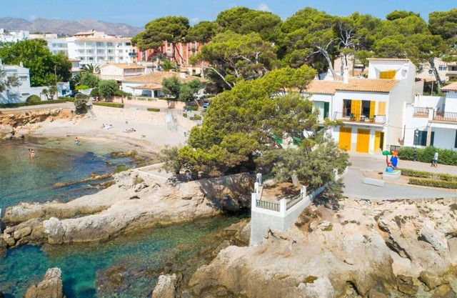 Gorgeous seafront villa.
