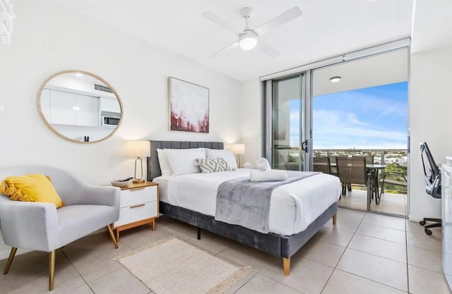 Gorgeous studio apartment opp Hospital