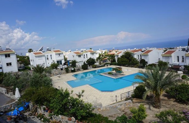 Gorgeous view. Sea, pool & mountain view . Catalkoy / Girne