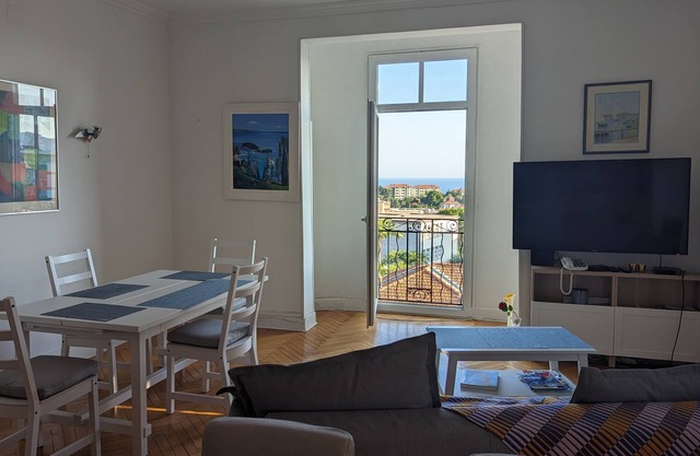Gorgeous views: Sea & Cimiez/Matisse Museum/Regina nnBright+Calm+Charming+Cosy