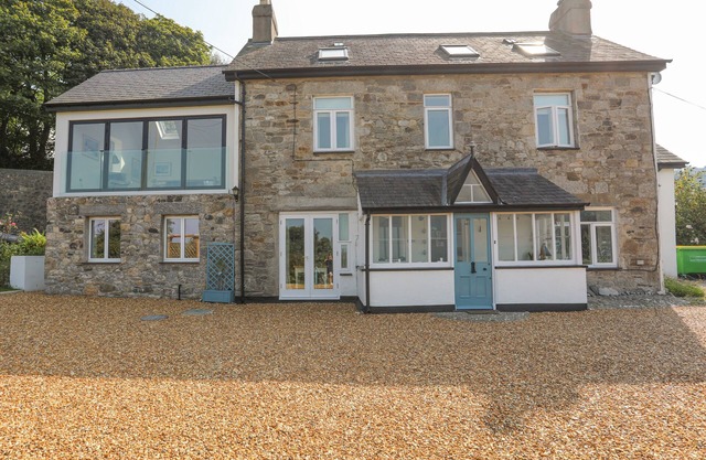GORPHWYSFA, pet friendly, country holiday cottage in Llanddona