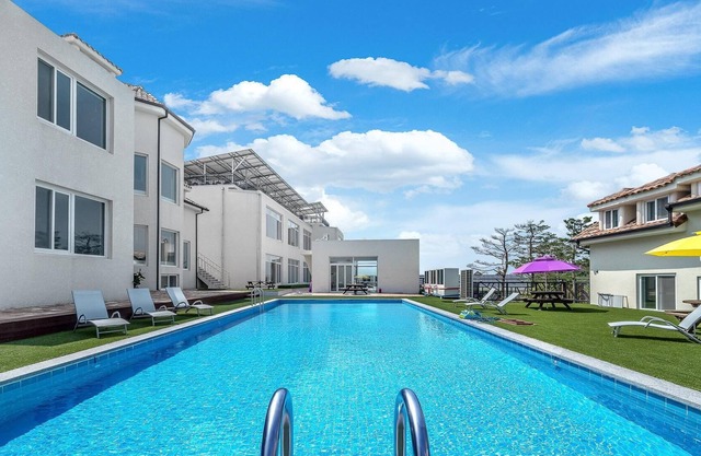 Goseong Belloci Kids Poolivilla