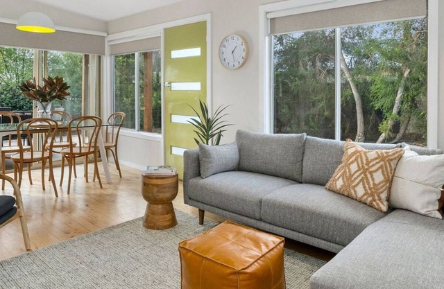 Goyarra in Rye - Located in the heart of Rye and a short walk to Peninsula Pantry Café.