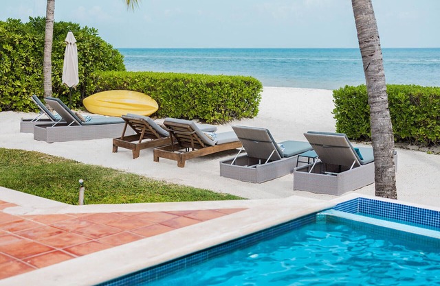 Grace-Exquisite Beachfront Villa on Pristine Sandy beach