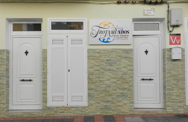 GRAN CANARIA 3 ROUND TRUCKS