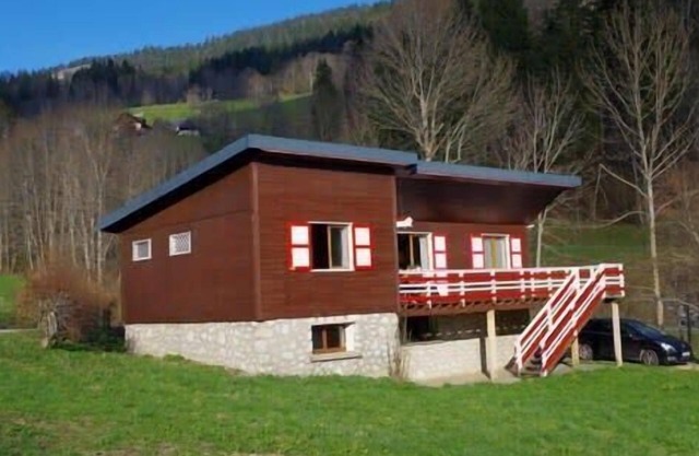 Grand chalet vue montagne
