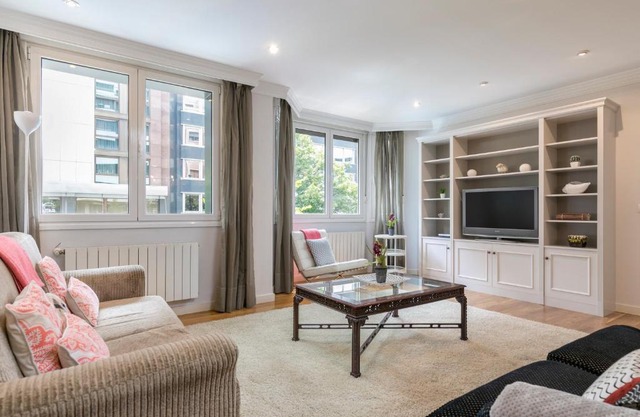 Gran Via 1.2 by Forever Rentals