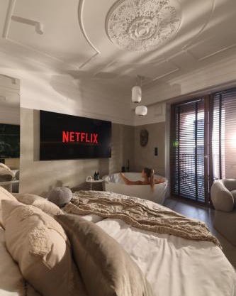 Granaria Jacuzzi Premium Suites by Downtown Apartments