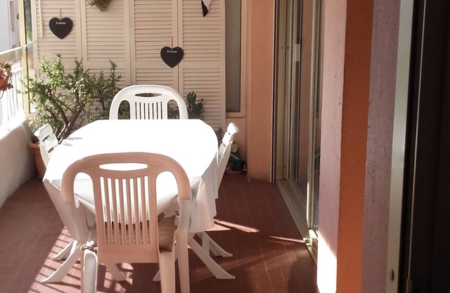 GRAND 2P 58 m2 JUAN-LES-PINS (1 MINUTE PLAGE PINEDE ET GARE)