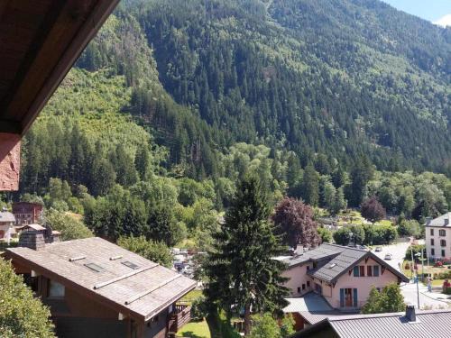 Grand 3 pièces à Chamonix avec balcon et parking - FR-1-517-15