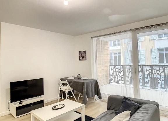 Grand Appart spacieux terrasse parking 2pers wifi