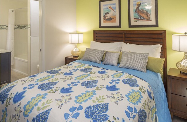 Grand Cayman, Morritt's Tortuga Club! 1 Bedroom suite. Book now! Best Rates!
