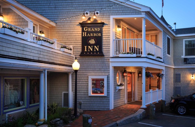 Grand Harbor Inn