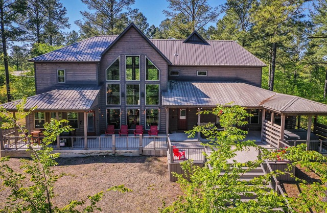 GRAND LUXE "Magnolia Creek Lodge" 6+ Bedroom Modern Luxury Lodge Minutes from Br