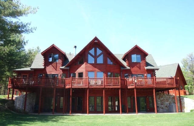 Grand Meadows Lodge, Ultimate Log Luxury, Stunning Views, Hot Tub & Sauna, EV Charger, 3D Tour